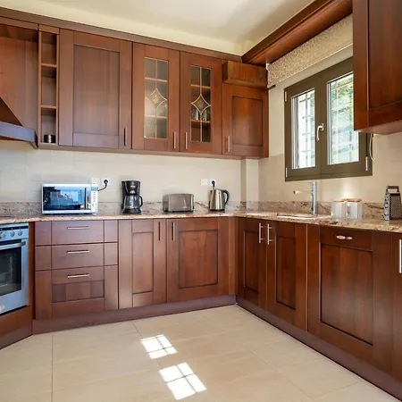 Villa Latos *